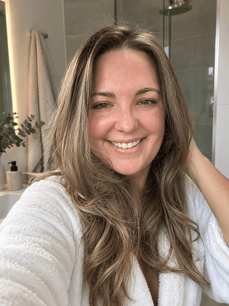Suzanne, 37